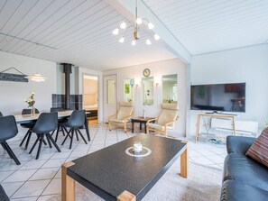 House | Dining - 8 Person Holiday Home in Oksbol (Oksbol)