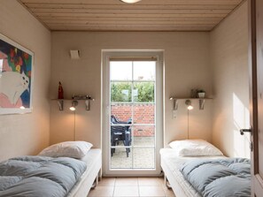 4 bedrooms, individually furnished