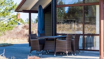 House | Outdoor dining