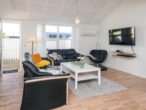 House | Interior - 4 Person Holiday Home in Blavand (Blavand)