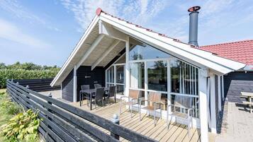 House | Outdoor dining