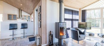 Luxurious Retreat With Spa and Sauna-by Traum