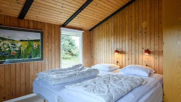 4 bedrooms, individually furnished, bed sheets