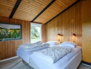 4 bedrooms, individually furnished, bed sheets