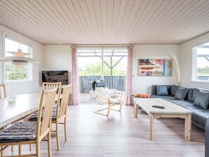 House | Interior - Bright Seaside Retreat in Haurvig-by Traum (Hvide Sande)