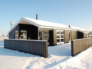 Exterior - 6 Person Holiday Home on a Holiday Park in Hemmet (Hemmet)