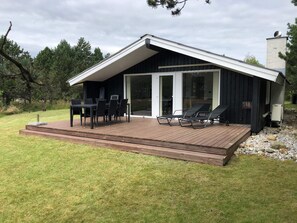 Exterior - 6 Person Holiday Home on a Holiday Park in Blåvand (Blavand)