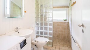 Shower - 6 Person Holiday Home on a Holiday Park in Blåvand (Blavand)