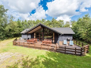 Exterior - 8 Person Holiday Home on a Holiday Park in Oksbøl (Oksbol)