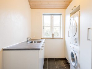 Property amenity - 6 Person Holiday Home in Henne (Henne)