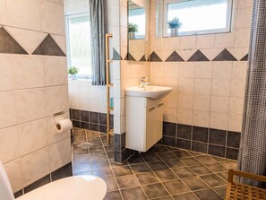 Shower - 6 Person Holiday Home on a Holiday Park in Oksbøl (Oksbol)
