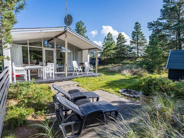 House | Outdoor dining