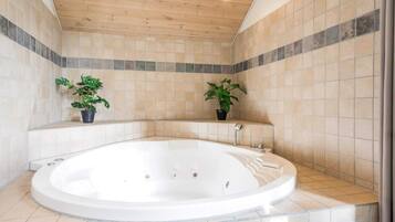 House | Spa treatment