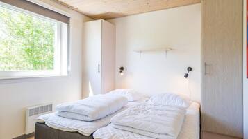 House | 4 bedrooms, individually furnished, bed sheets