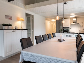 House | Private kitchen | Fridge, microwave, stovetop, dishwasher - 8 Person Holiday Home on a Holiday Park in Blåvand (Blavand)