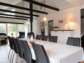 Maison | Cuisine privée | Réfrigérateur, micro-ondes, plaque de cuisson, lave-vaisselle