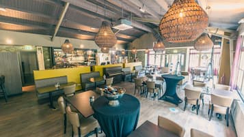 Chalet | Dining