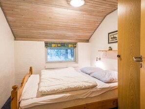 3 bedrooms, individually furnished, bed sheets - 6 Person Holiday Home in Norre Nebel (Norre Nebel)