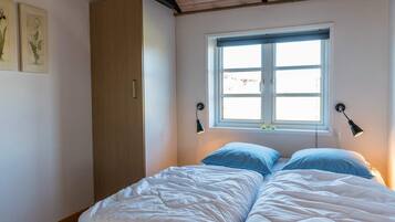 3 bedrooms, individually furnished