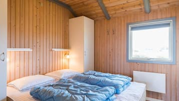 House | 4 bedrooms, individually furnished, bed sheets