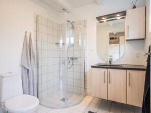 Shower - 4 Person Holiday Home on a Holiday Park in Henne (Henne)
