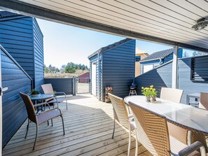 Balcony - 4 Person Holiday Home on a Holiday Park in Henne (Henne)