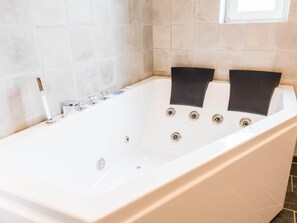 Spa treatment - 6 Person Holiday Home in Blavand (Blavand)