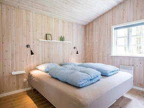 3 bedrooms, individually furnished - 6 Person Holiday Home on a Holiday Park in Nørre Nebel (Norre Nebel)