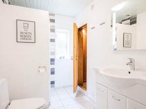 Shower - 6 Person Holiday Home on a Holiday Park in Nørre Nebel (Norre Nebel)