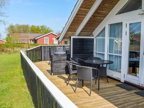 Outdoor dining - 6 Person Holiday Home in Hemmet (Hemmet)