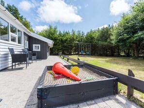 House | Outdoor dining - 8 Person Holiday Home in Blavand (Blavand)