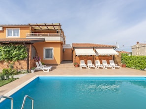 Exterior - Modern Apartment for Families who Want to Enjoy a Peaceful Holiday (Visnjan)