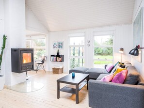 Living room - 4 Person Holiday Home on a Holiday Park in Blåvand (Blavand)