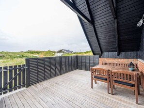 House | Outdoor dining