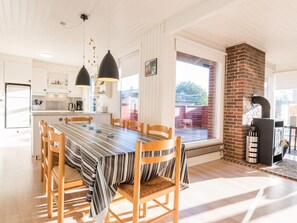 House | Tempat makan