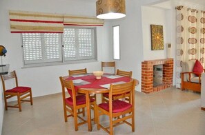Villa | Dining