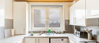 Graceful Apartment in Greenock near Newark Castle