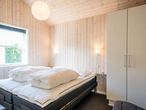 3 bedrooms, individually furnished, bed sheets