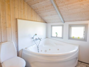 Spa treatment - 6 Person Holiday Home in Hvide Sande (Hvide Sande)