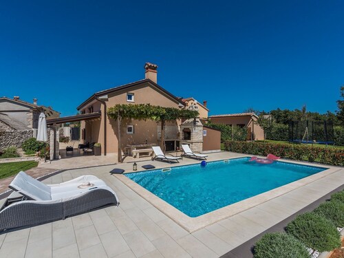 Holiday House With Private Pool, Fenced Garden and Covered Barbecue Terrace