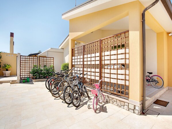 Apartment | Property grounds - Beachside Getaway w/ Garden (Noto)