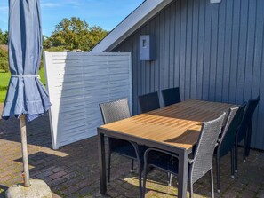 Outdoor dining - 5 Person Holiday Home in Hemmet (Hemmet)