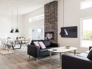 4 bedrooms, individually furnished