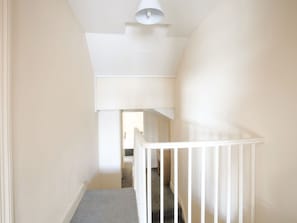 2 bedrooms, bed sheets - Balmy Apartment in Swansea near Mumbles Pier (Swansea)