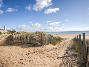 Exterior - Balmy Apartment in Swansea near Mumbles Pier (Swansea)