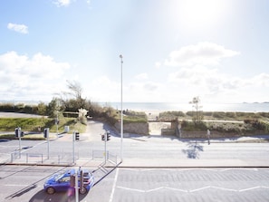 Pool - Balmy Apartment in Swansea near Mumbles Pier (Swansea)