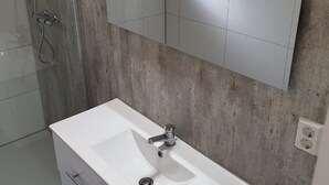 Unclassified image, 5 of 18, button - Chalet in a Holiday Park on the Veluwe (Hoenderloo)