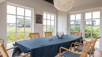 House | Dining