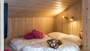 Unclassified image, 4 of 33, button - 8 Person Holiday Home on a Holiday Park in Tarm (Tarm)
