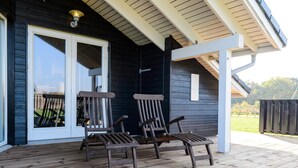 Unclassified image, 2 of 33, button - 8 Person Holiday Home on a Holiday Park in Tarm (Tarm)
